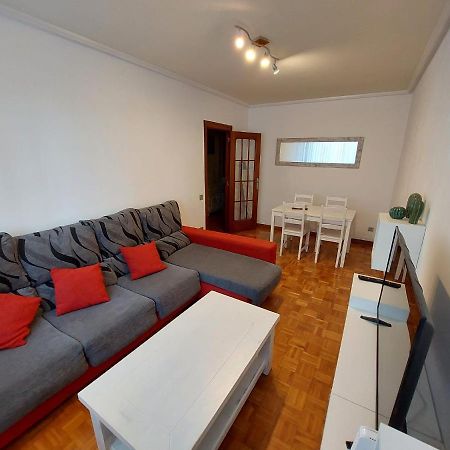 Piso Sencillo Y Acogedor Con Parking Gratuito Apartman Baranain Kültér fotó